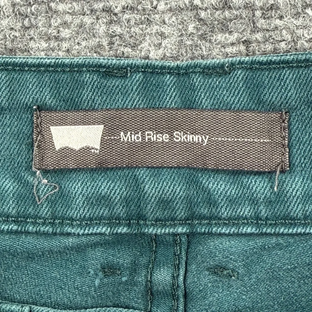 Levi's Pants Size 32W x 30L (16M) Teal Mid‎ Rise Skinny Flap Pocket Flaw Women's